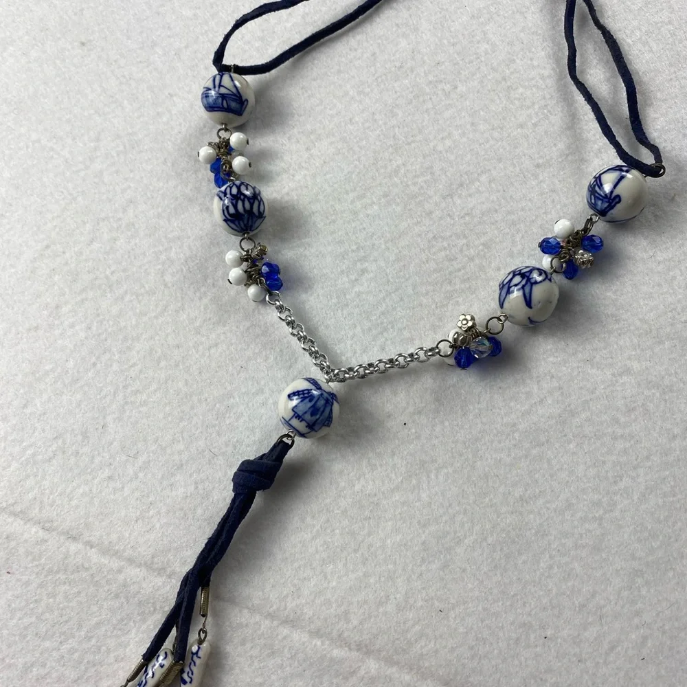 Elegant Blue & White Porcelain Chinoiserie Beaded Tassel Necklace Suede Cord 18”